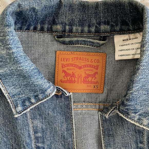 Levi’s Jean Jacket - Picture 2 of 4